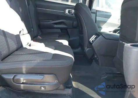 2022 Kia Sorento Lx z USA, uszkodzony, nr VIN 5XYRG4LC4NG111474